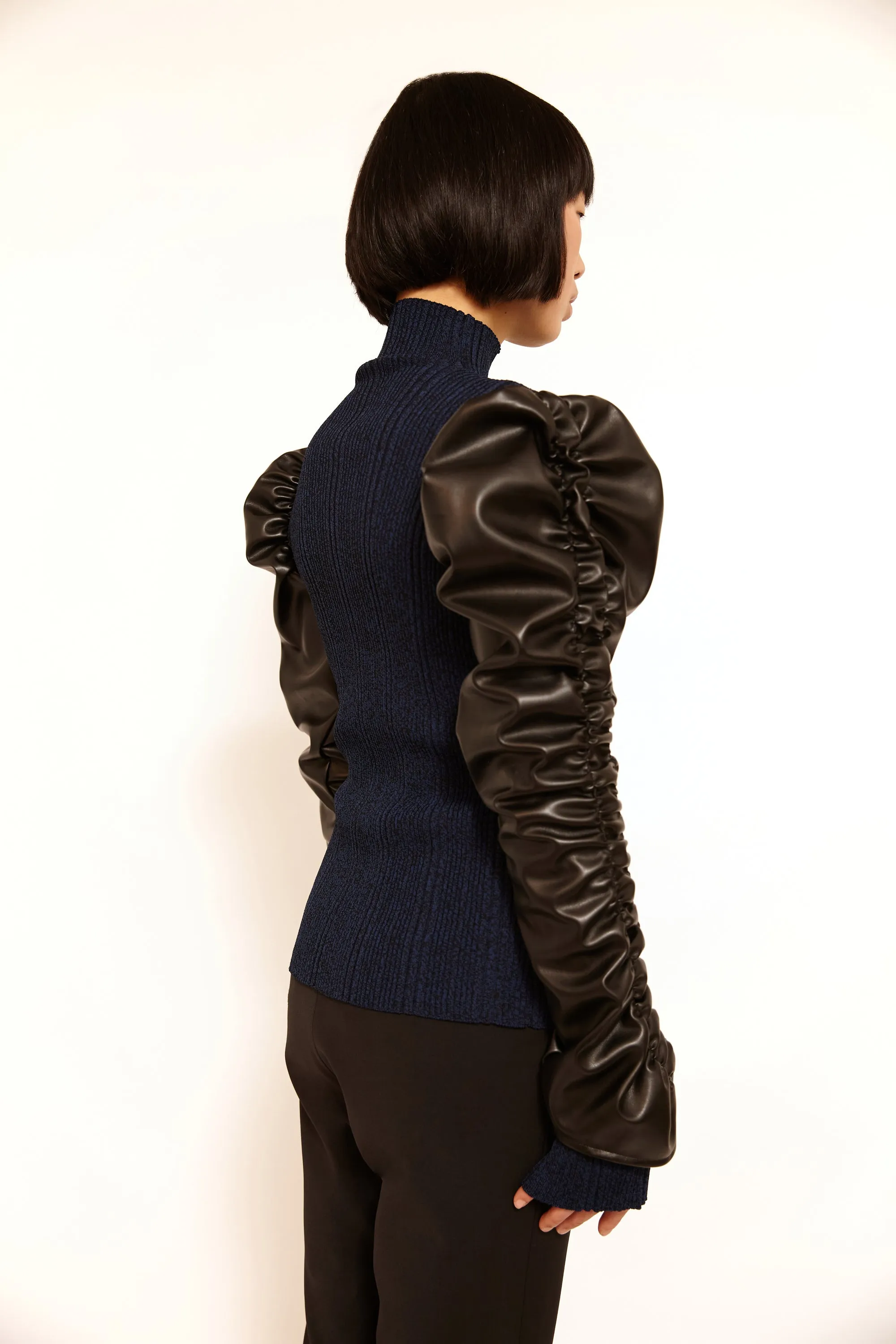 AMBLE KNIT WITH REMOVABLE SLEEVES