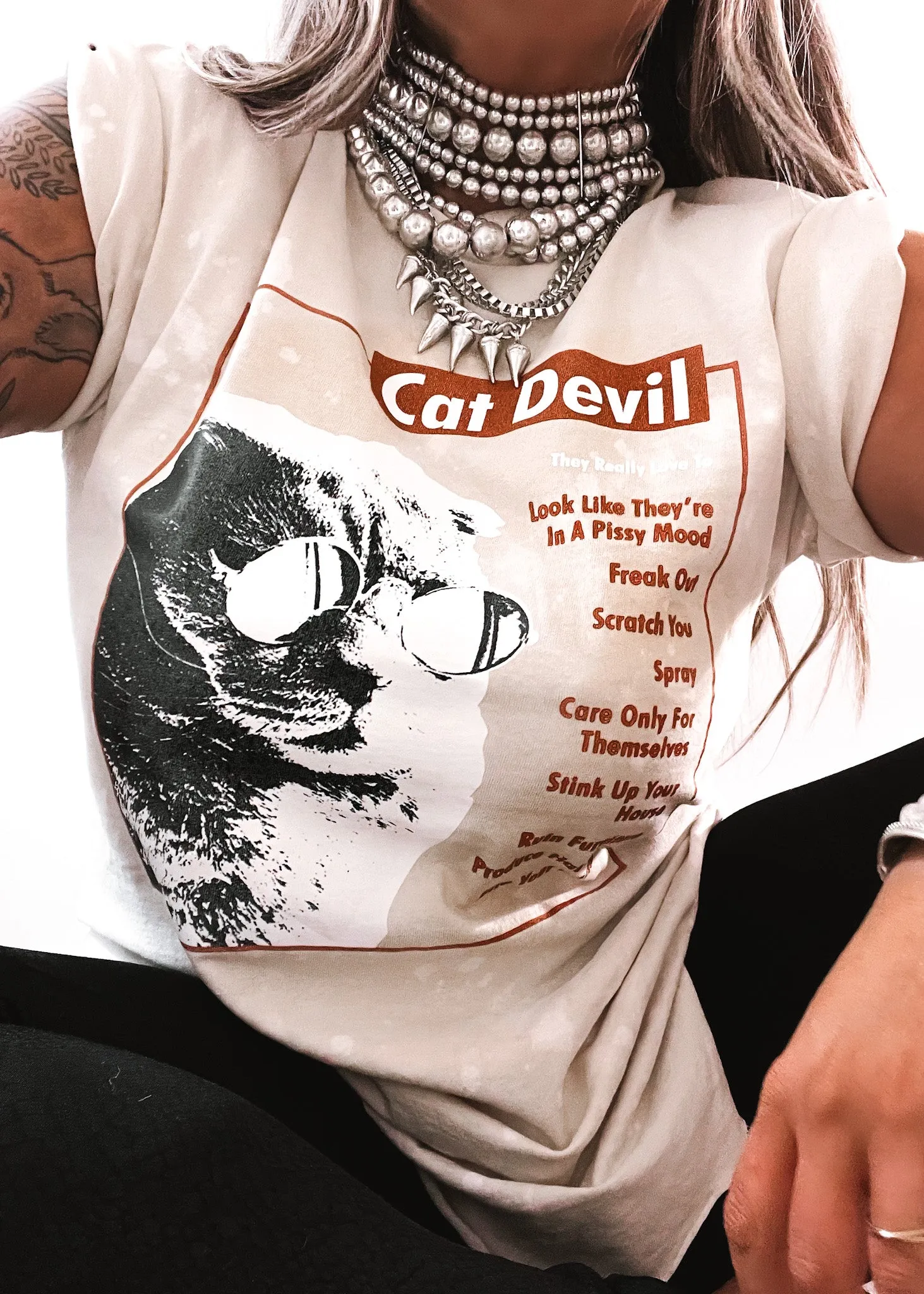 CAT DEVIL BLEACHED OUT SIDE SLIT TEE