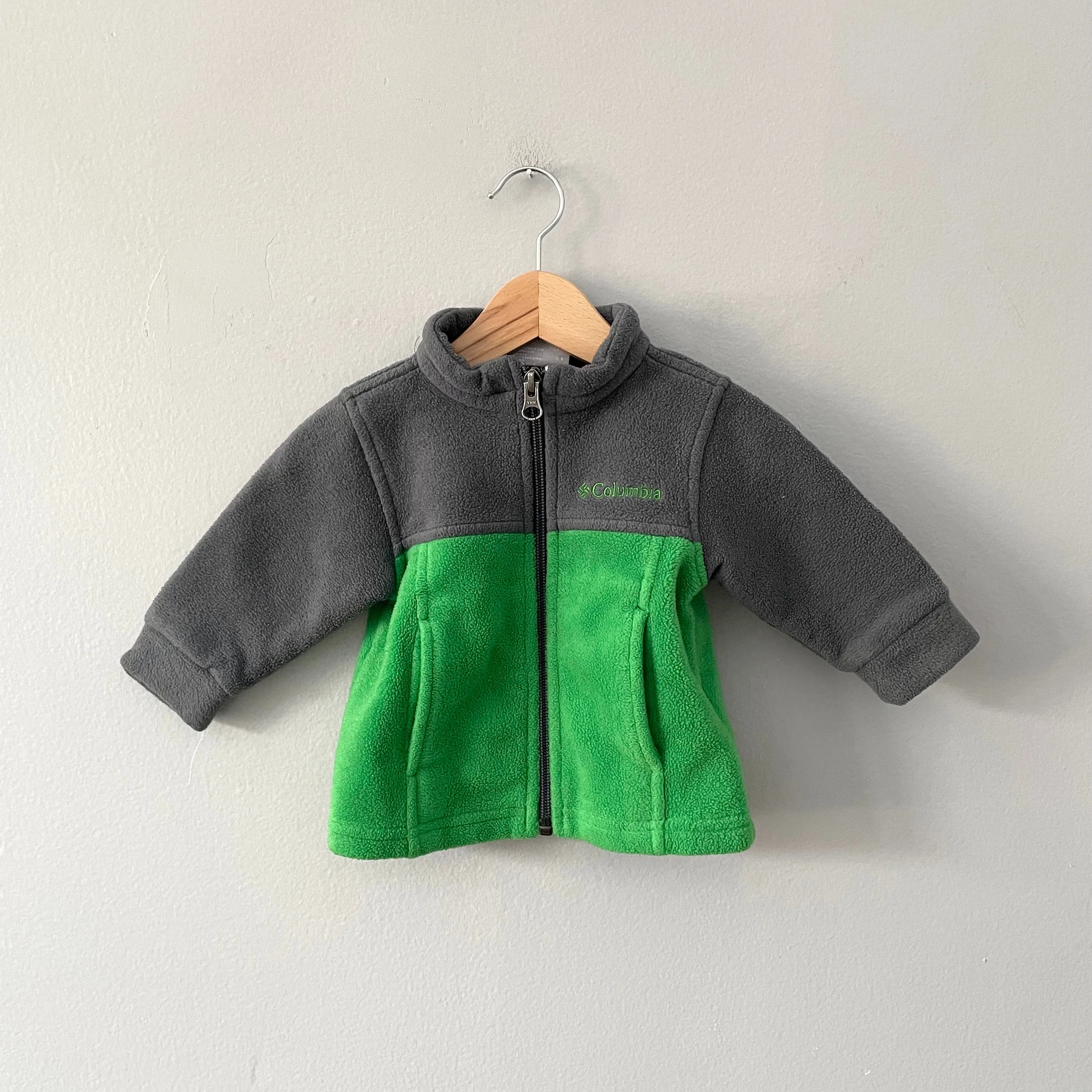 Columbia / Grey x green fleece jacket / 3-6M