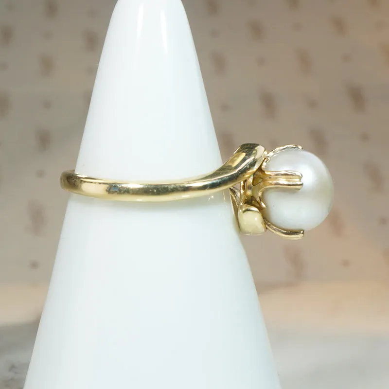 Curvaceous Vintage Pearl Solitaire Ring