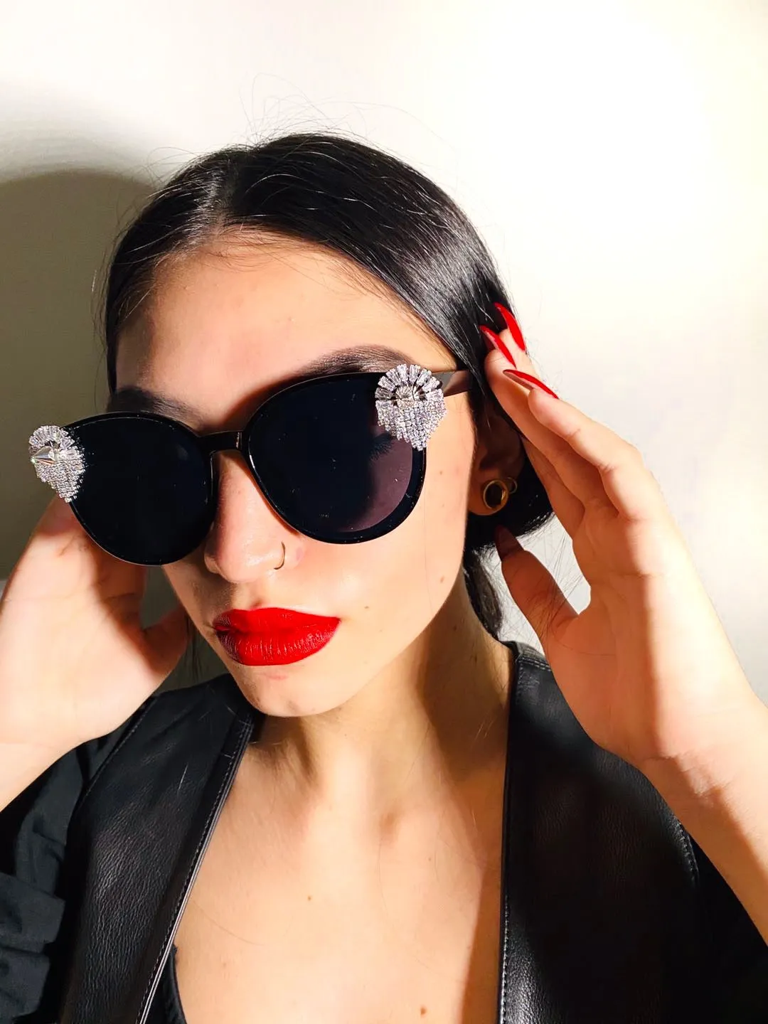 GLASS CRYSTAL-EMBELLISHED SUNGLASSES WITH PLATED CHAIN