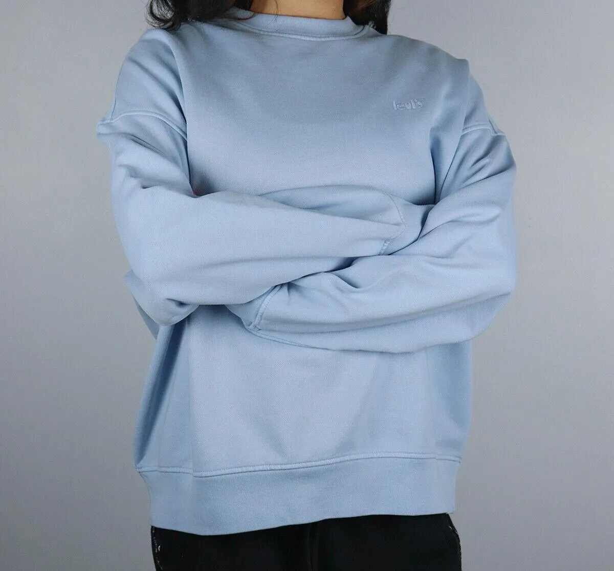 Levi's Women's Oversized Pastel Blue L/S Crewneck Sweater