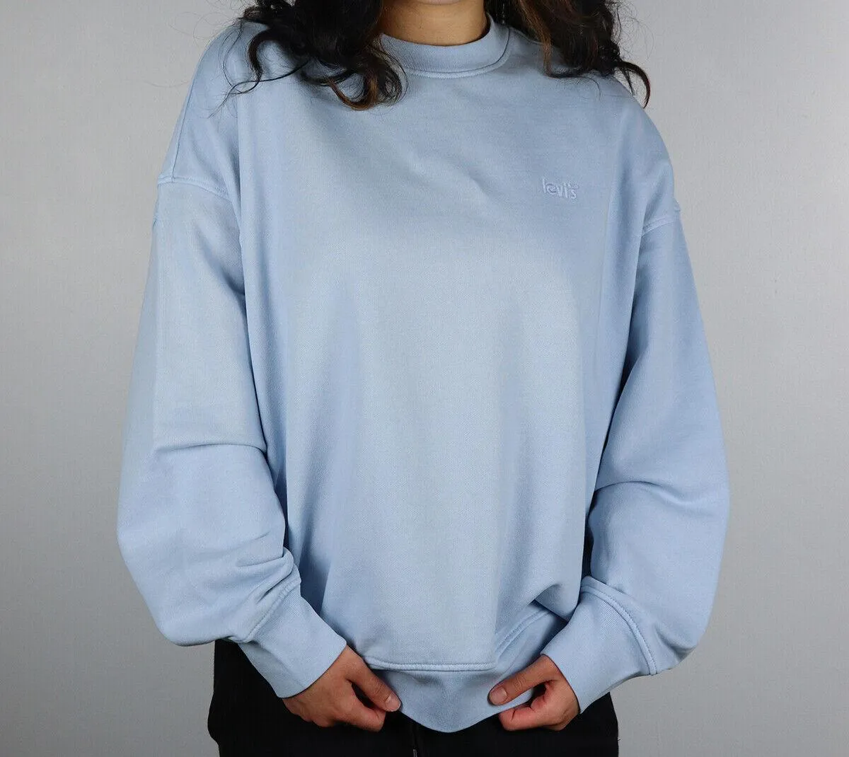 Levi's Women's Oversized Pastel Blue L/S Crewneck Sweater