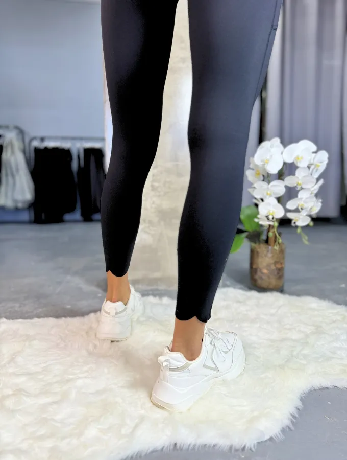 LUXE SCALLOP LEGGINGS - BLACK