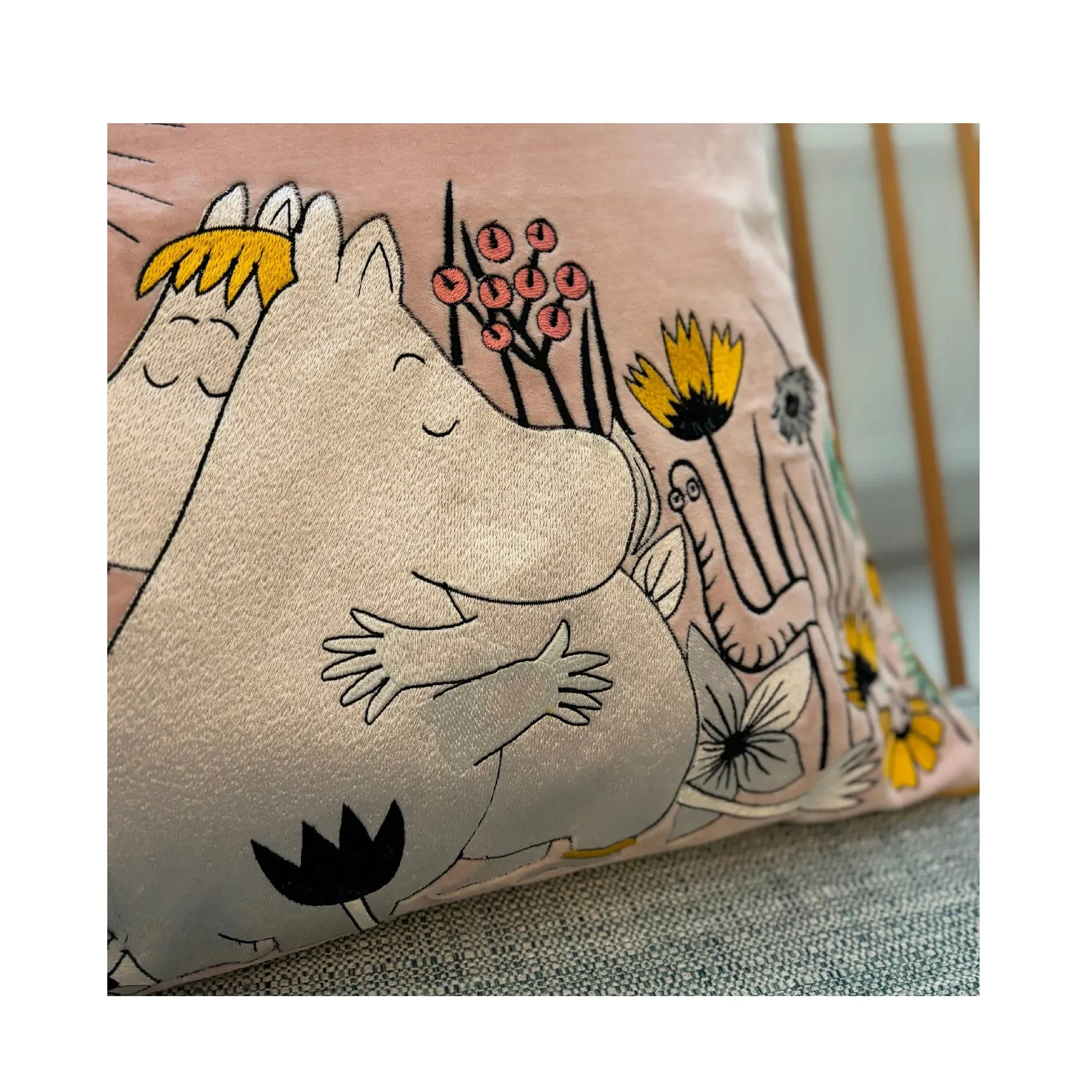 Moomin Cushion Love